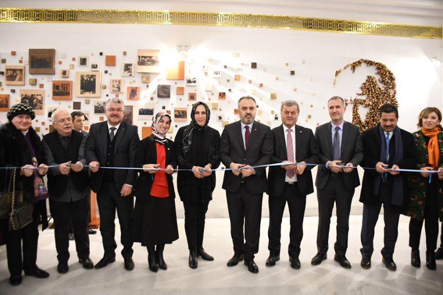  İnesmek Ahşap Oyma Sergisi Bursa’da İzlenime Sunuldu