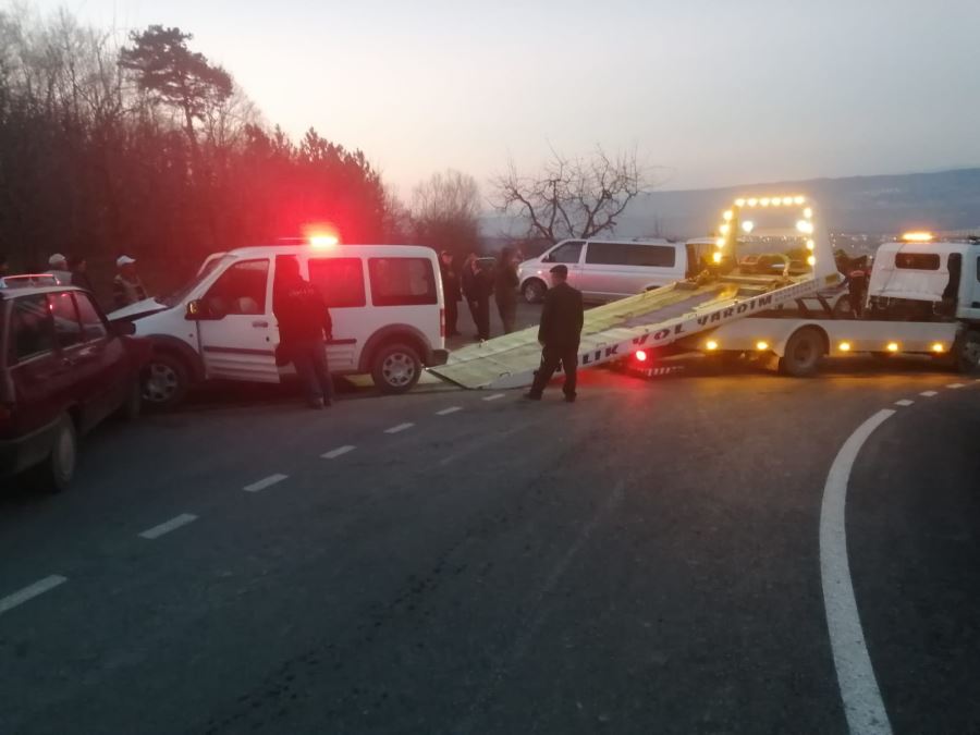 İKİ FARKLI KAZADA 4 KİŞİ YARALANDI