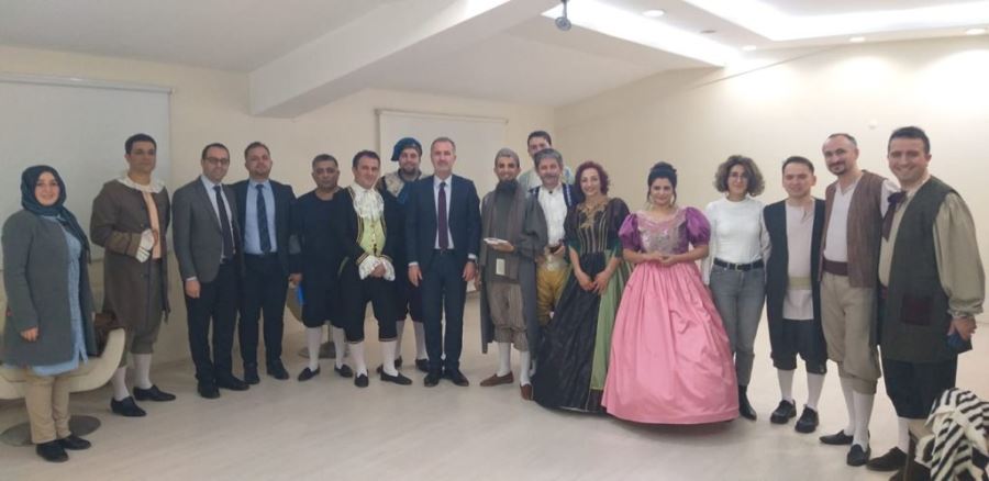 MOLİERE’İN ‘CİMRİ’Sİ İNEGÖLLÜLERİ KAHKAHAYA BOĞDU