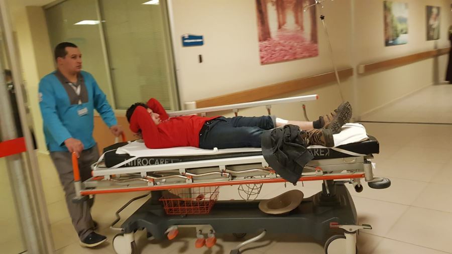 Motosiklet sürücü hastanelik oldu