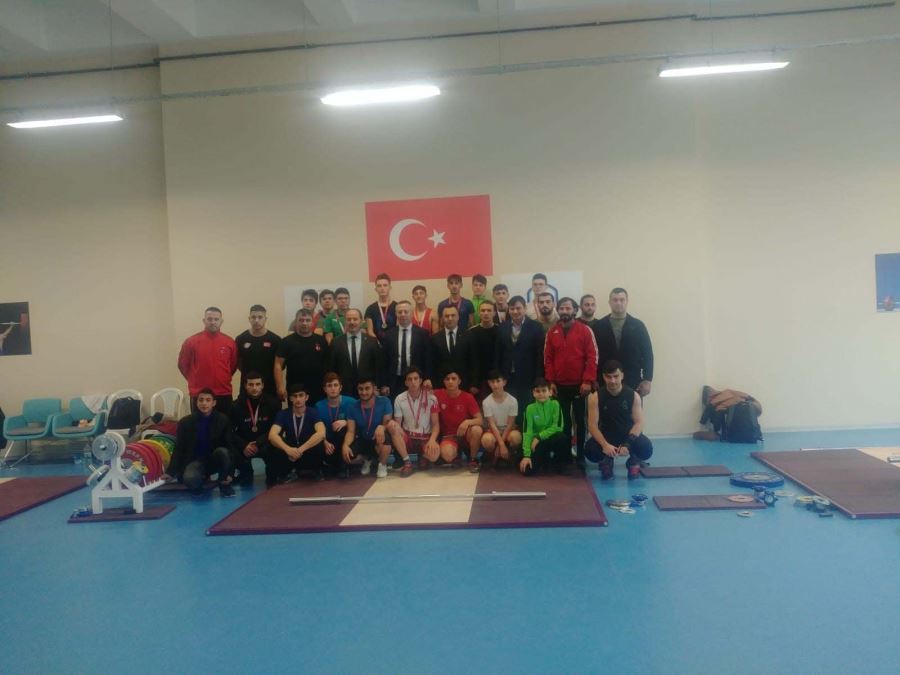 MTAL HALTERDE BİRİNCİ OLDU