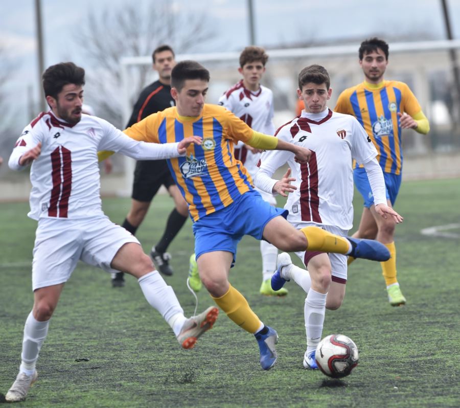 U-19 EKİBİ LİDERLİĞİNİ SÜRDÜRDÜ