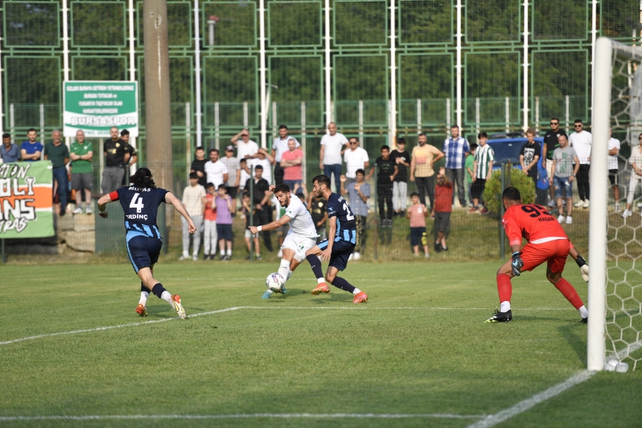 Bursaspor hazırlık maçında Belediye Kütahyaspor’a 2-1 yenildi