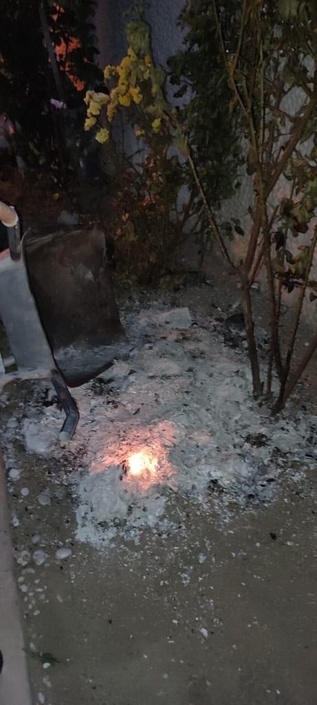 Evrakları yakarken yakalandılar