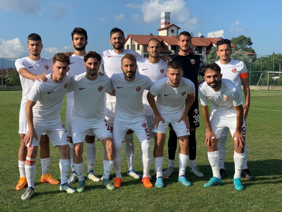 İnegölspor Sarıyeri 2 golle geçti