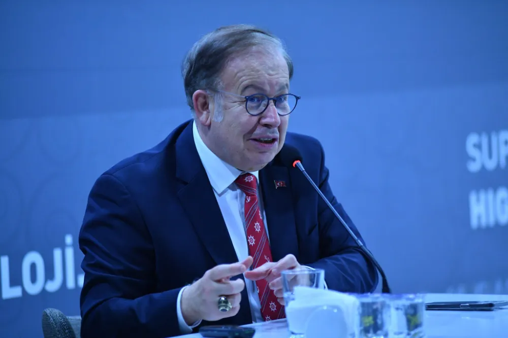 DOÇ. DR. CİHAT YAYCI ; DENİZLERE HAKİM OLAN CİHANA HAKİM OLUR