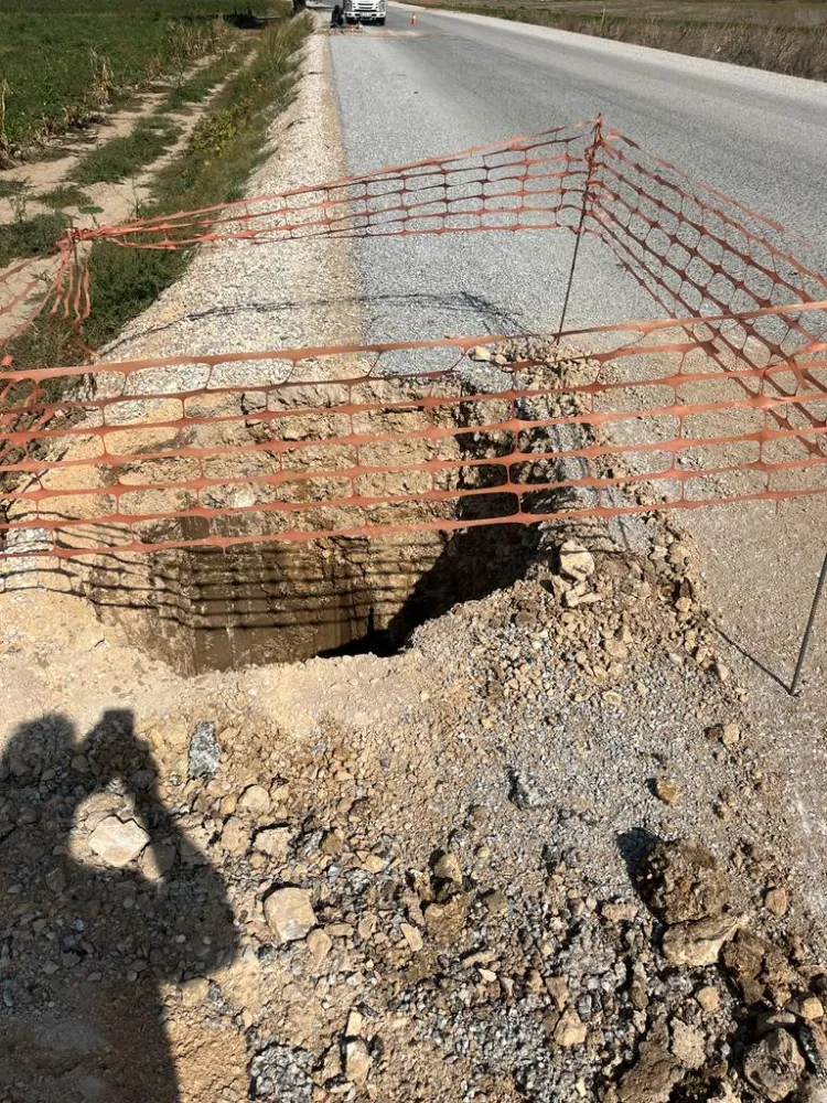 UEDAŞ YOLUN İÇİNE DİREK DİKEREK NEYİ HEDEFLİYOR?