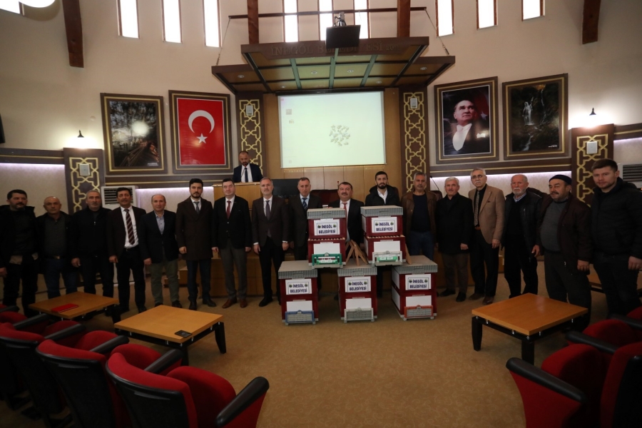  İnegöl Belediyesi'nden 50 üreticiye 250 arı kovanı