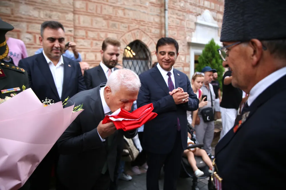 Yeşil Bursa, al sancağına kavuştu