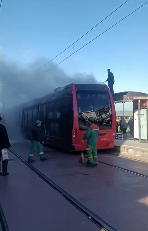 Bursa’da İpek Böceği tramvayında yangın paniği
