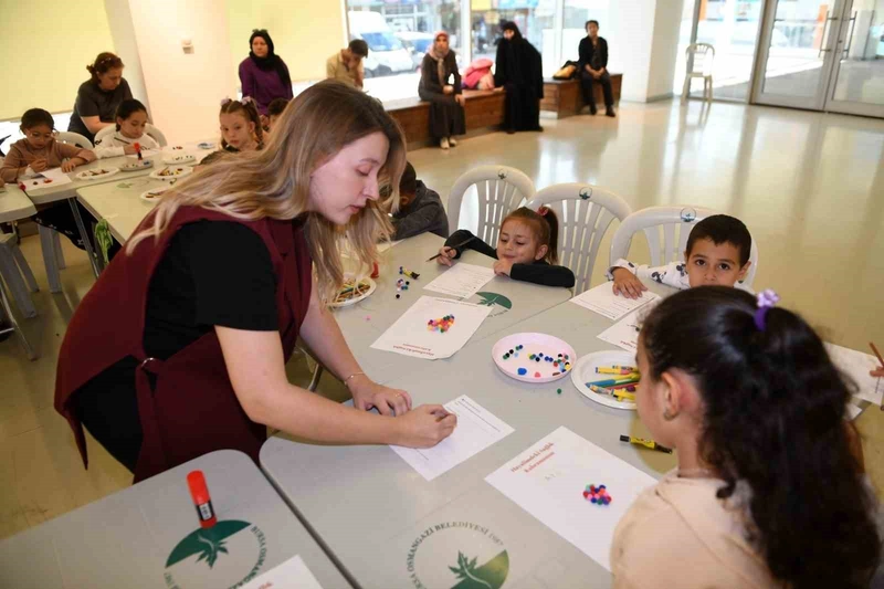 Osmangazi’de çocuklar oyunlar oynayarak sağlıklı beslenmeyi öğreniyor
