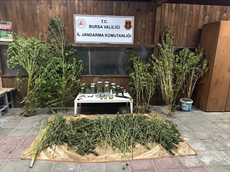 Bursa’da 9 kilo 400 gram esrar ele geçirildi
