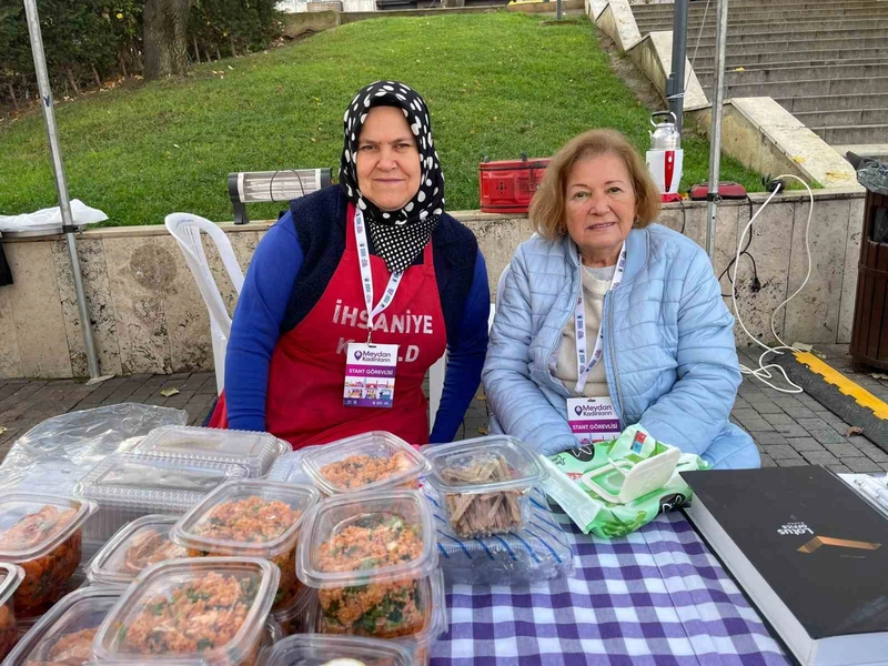 Heykel’de meydan kadınların
