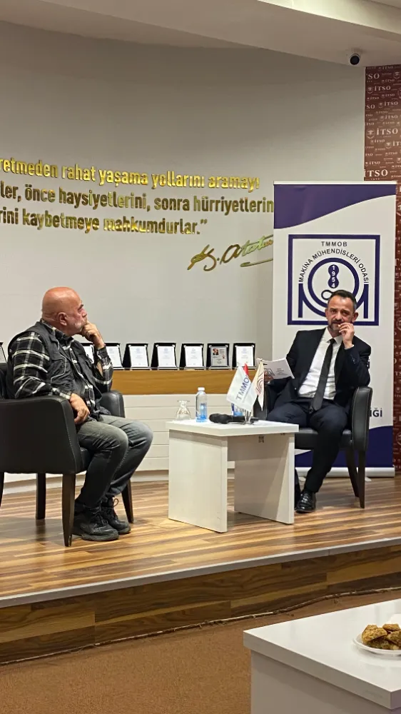 Ezel Akay Söyleşisine Yoğun İlgi: Salon Doldu Taştı!