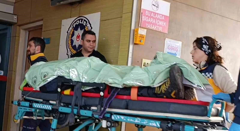 Kaza sonrası otomobilde bayılan sürücü donmak üzereyken bulundu
