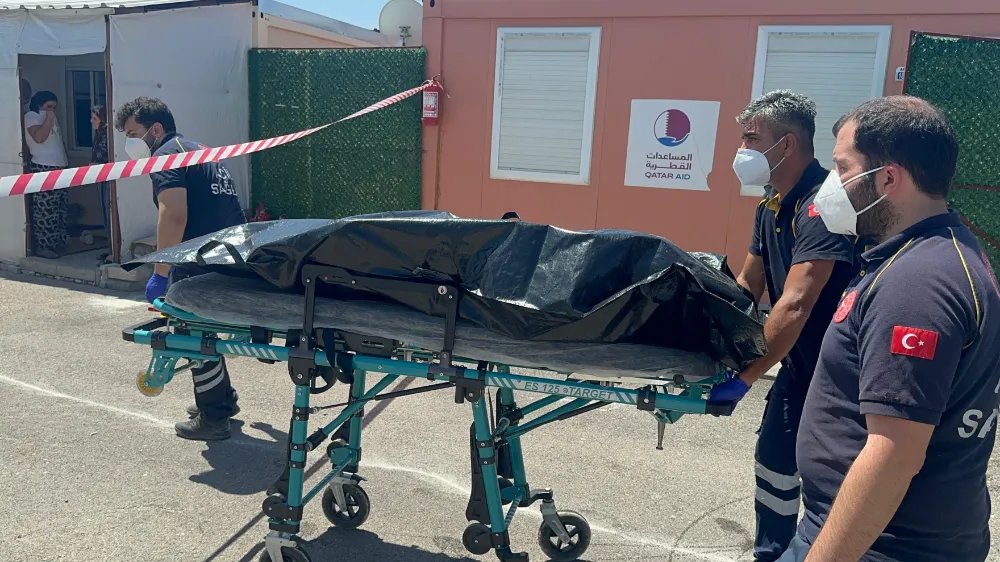 Konteynerde kalan depremzede yanarak öldü