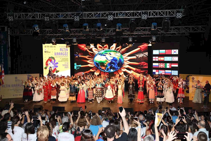 Altın Karagöz Halk Dansları heyecanı Bursa’yı sardı
