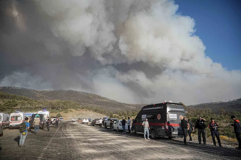 Bursa’daki yangınlara Büyükşehirden 185 araç ve 568 personelle müdahale
