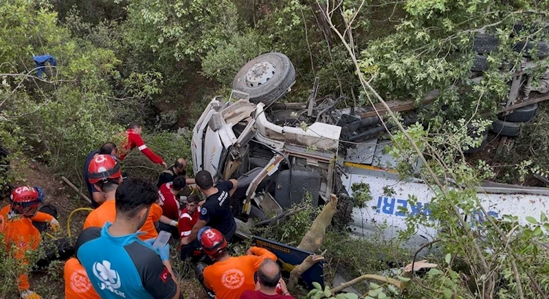 Yangına giderken kazada hayatını kaybeden 3 kişinin kimlikleri belli oldu
