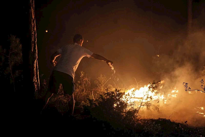 Pet şişelerle alevlere karşı mücadele
