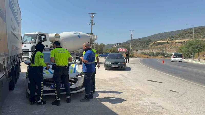 Gemlik Kumla-Armutlu yolunda radarlı denetim
