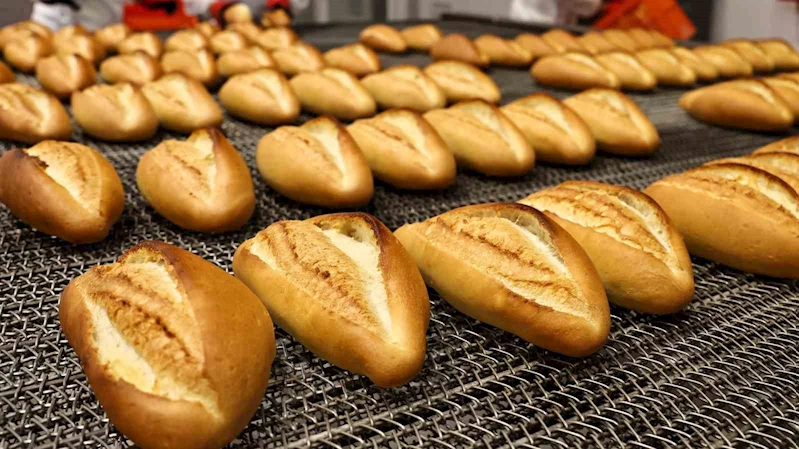 Ekmeğe gizli zam: Fiyatı sabit kalan ekmeğin gramajı düştü
