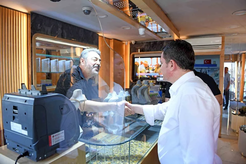 Başkan Erkan Aydın Küçükbalıklı’da vatandaşla buluştu
