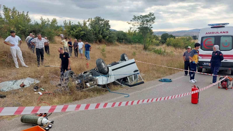 Takla atan otomobildeki sürücü hayatını kaybetti
