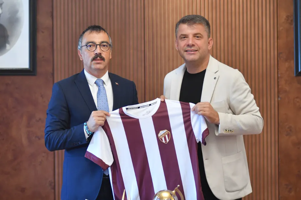 İNEGÖLSPOR ALTYAPI YÖNETİMİMİZDEN KAYMAKAM ARSLAN’A ZİYARET