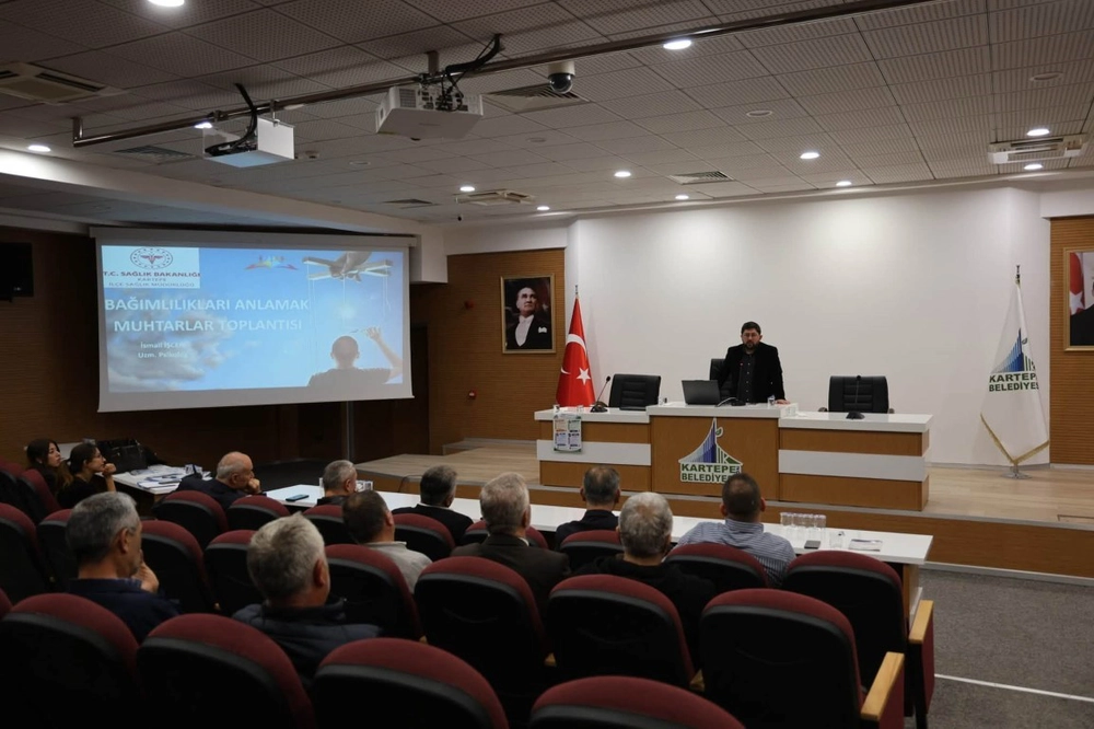 Kartepe'de Muhtar ve Azalara Sağlıklı Hayat Eğitimi Verildi