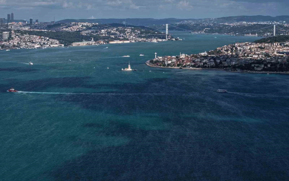 İstanbul Boğazı Yağış Sonrası Turkuaz Renge Büründü