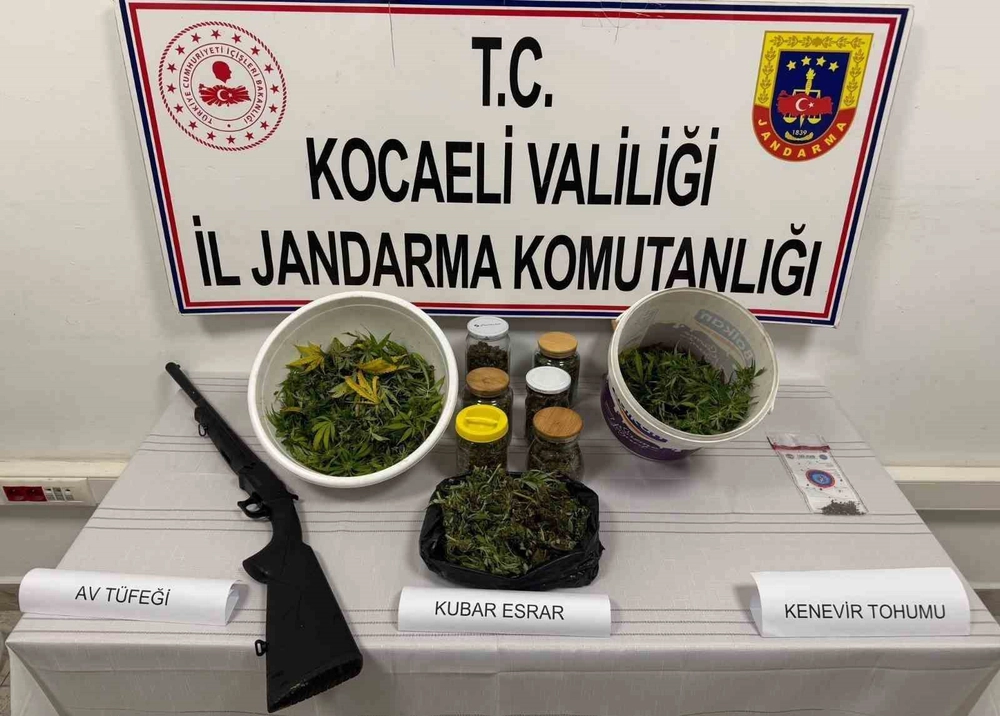 Kocaeli Karamürsel'de Jandarma Narkotik Operasyonu: Esrar ve Av Tüfeği Ele Geçirildi