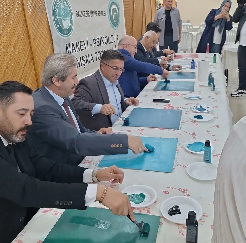 Balıkesir Üniversitesi'nde Sanatın Diliyle Gazze İçin Umut Kuşları