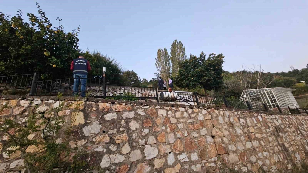 Orhangazi'de Villadan Yarım Milyonluk Güneş Panelleri Çalındı