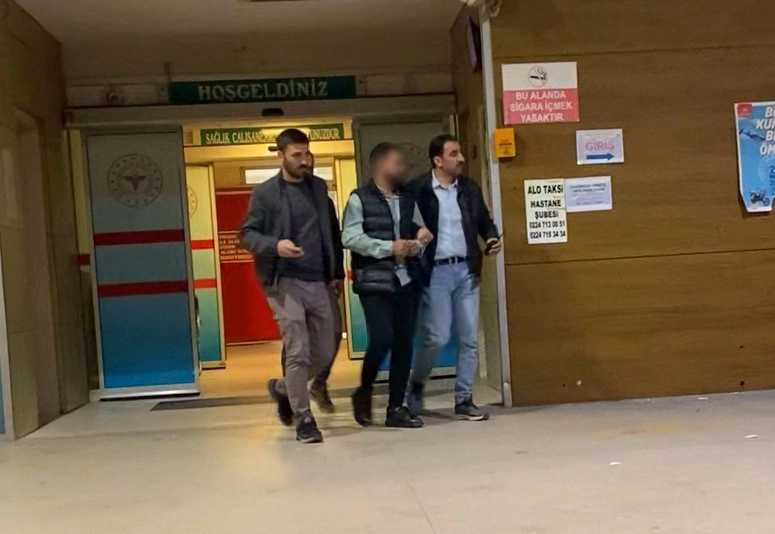 İnegöl'de Uyuşturucu Taciri ve Cezaevi Firarisi Polis Operasyonuyla Yakalandı