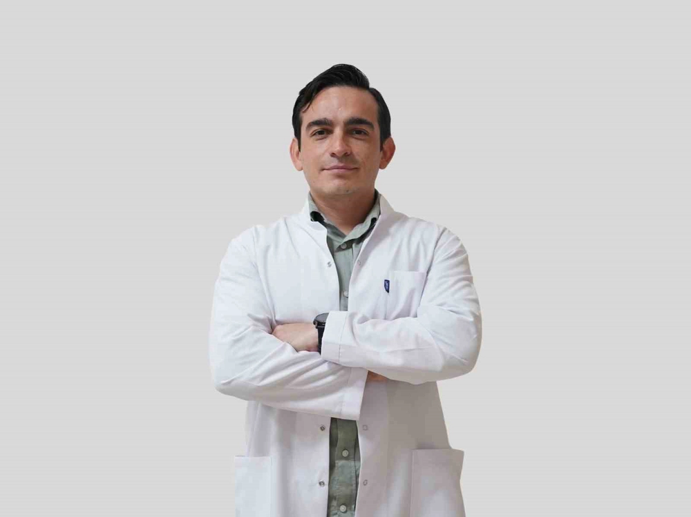 3 aydan uzun süren bel veya sırt ağrılarına ihmal etmeyin
