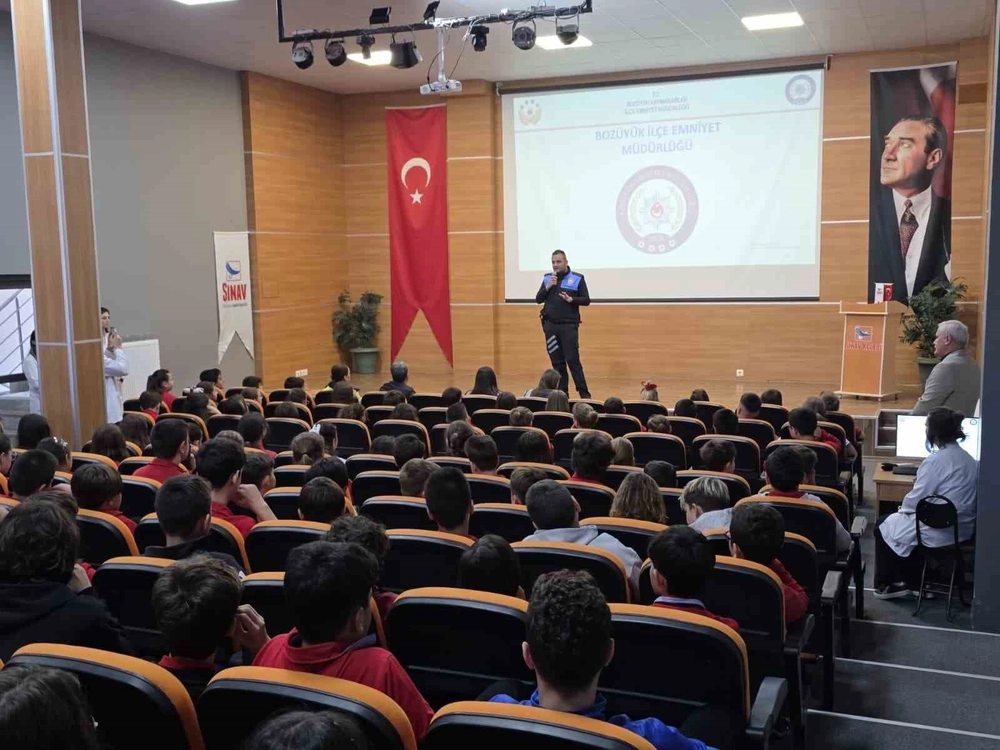 Bilecik’te 120 öğrenciye güvenli internet ve akran zorbalığı eğitimi
