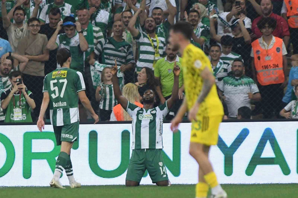 Bursaspor’da tarihi rekor: Kelechi Iheanacho Türk futbol tarihine geçti
