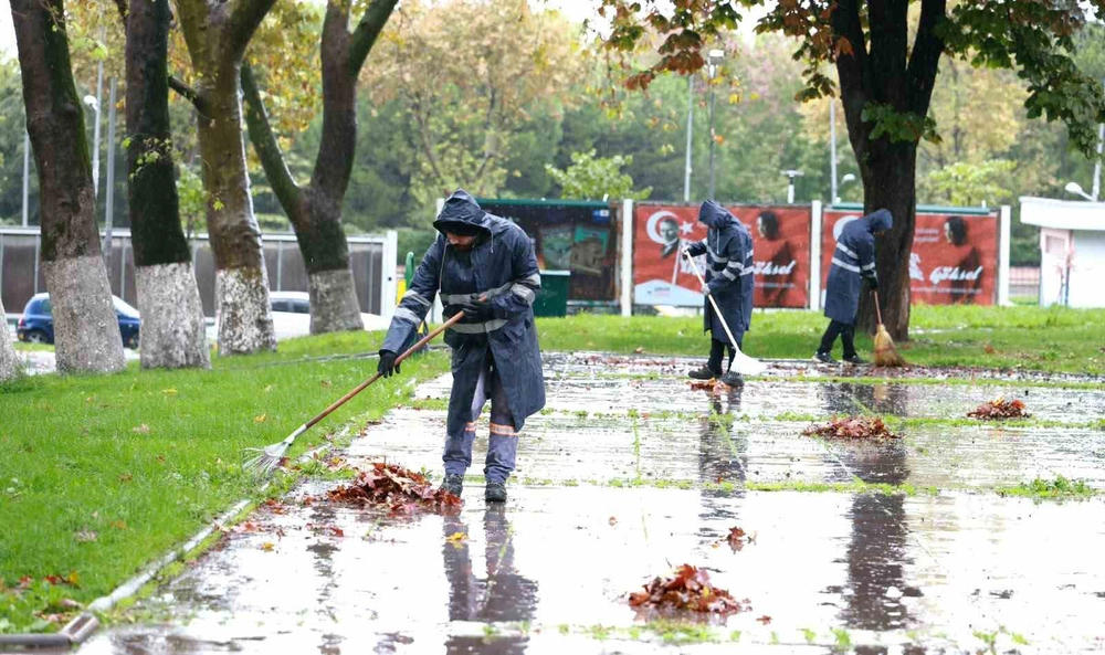 Osmangazi Belediyesi’nden sonbahar temizliği
