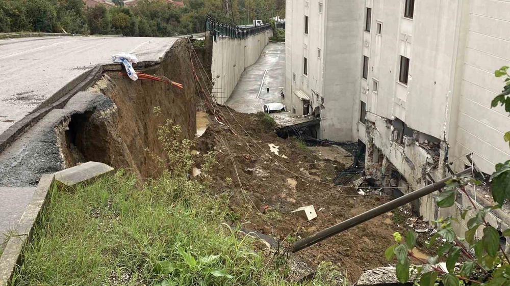Kocaeli’de istinat duvarı çöktü: "Deprem mi oldu diye düşündük"
