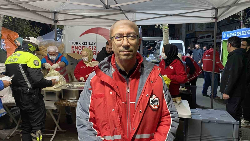 Sel felaketinin yaşandığı Ayazağa’da yemek dağıtımları devam ediyor
