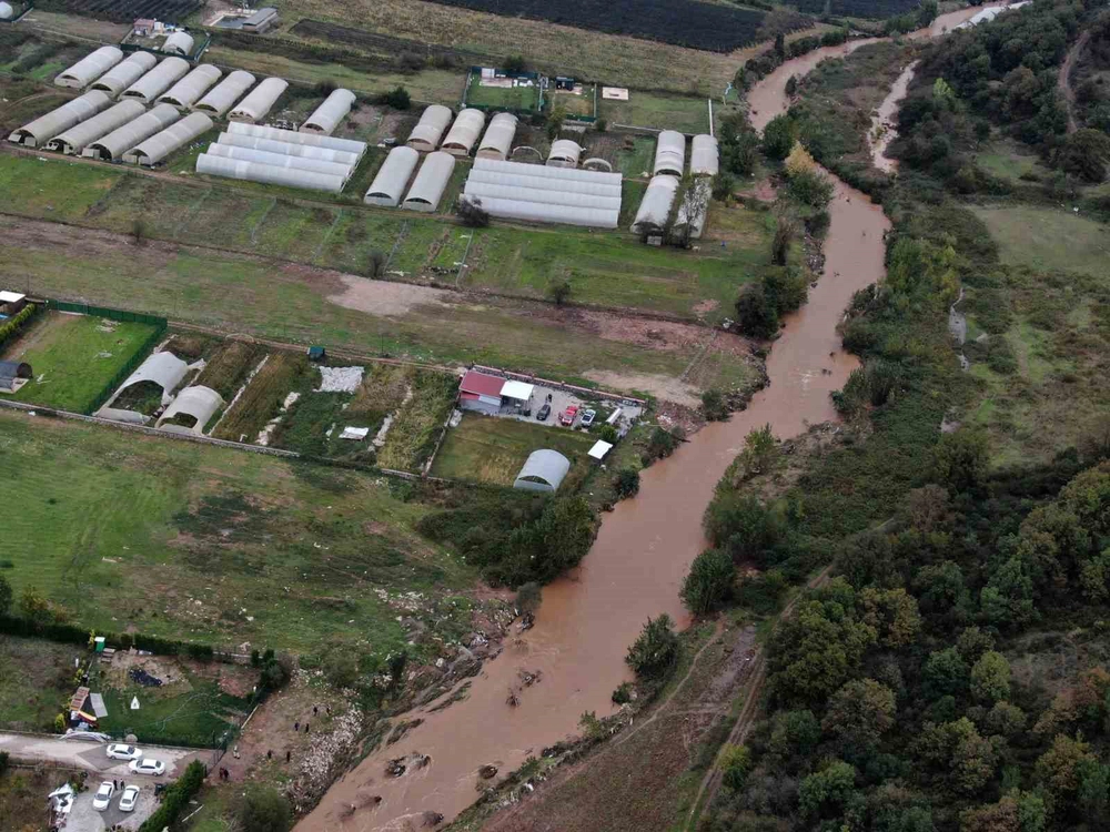 Gebze’de sele kapılarak kaybolan şahsı arama çalışmalarına sabah devam edilecek
