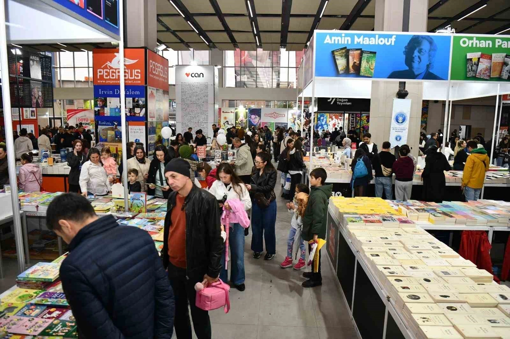 Balıkesir Kitap Fuarını hafta sonu 40 bin kişi ziyaret etti
