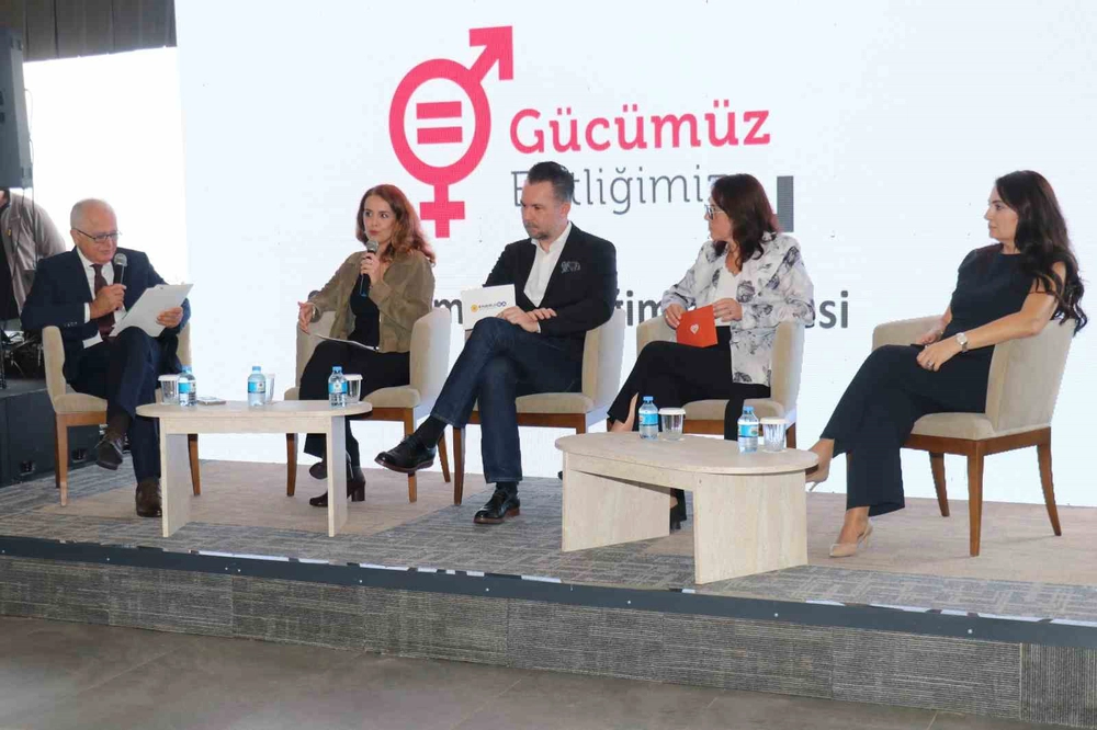 Bursa'da Kadınların İş Dünyasındaki Gücü ve Gelecek Vizyonu Tartışıldı