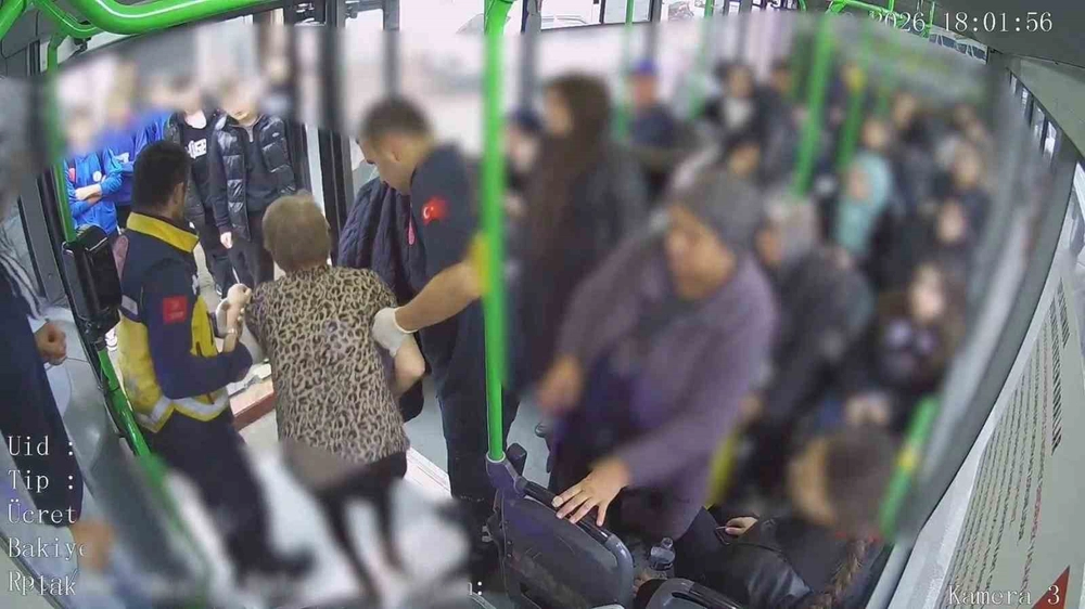 Bursa'da Otobüs Şoförü Yasemin Alıç'tan Hayat Kurtaran Müdahale