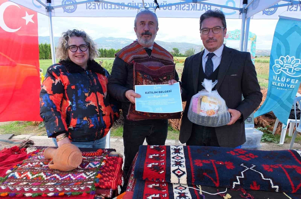 Burhaniye de eski çobanların azık torbaları turistik eşya oldu
