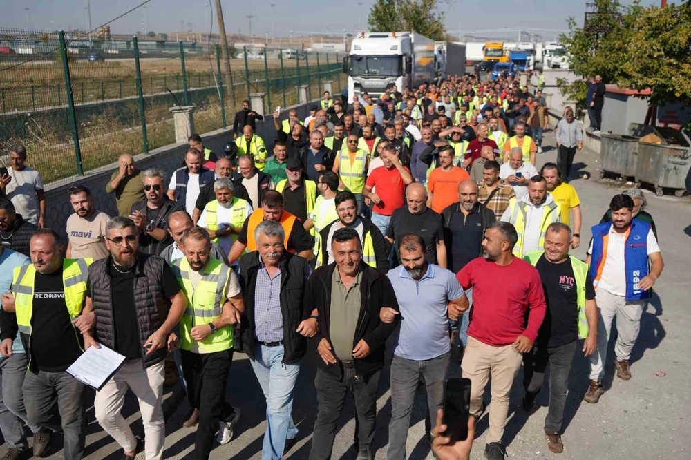 Kapıkule’de tır şoförlerinden tepki: Vize engeli ve uzun kuyruklar taşımacılığı aksatıyor
