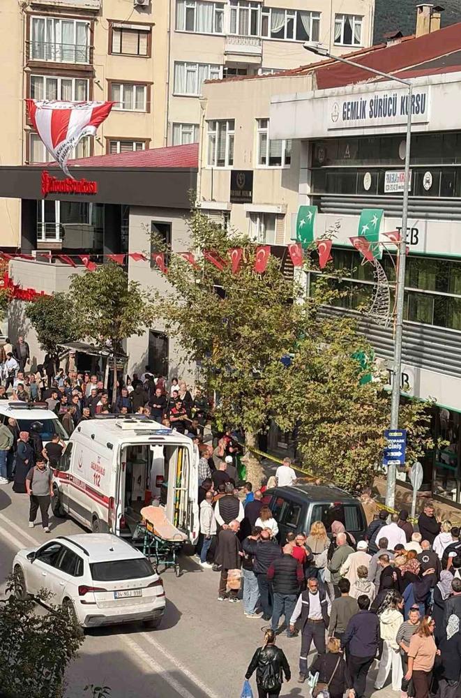 4 aylık hamile kadını bıçakladı, anne karnındaki bebek için de tedavi başladı
