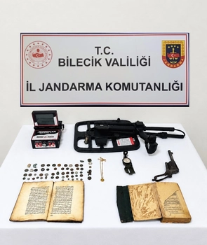 Bilecik’te tarihi eser operasyonu: 51 sikke ele geçirildi