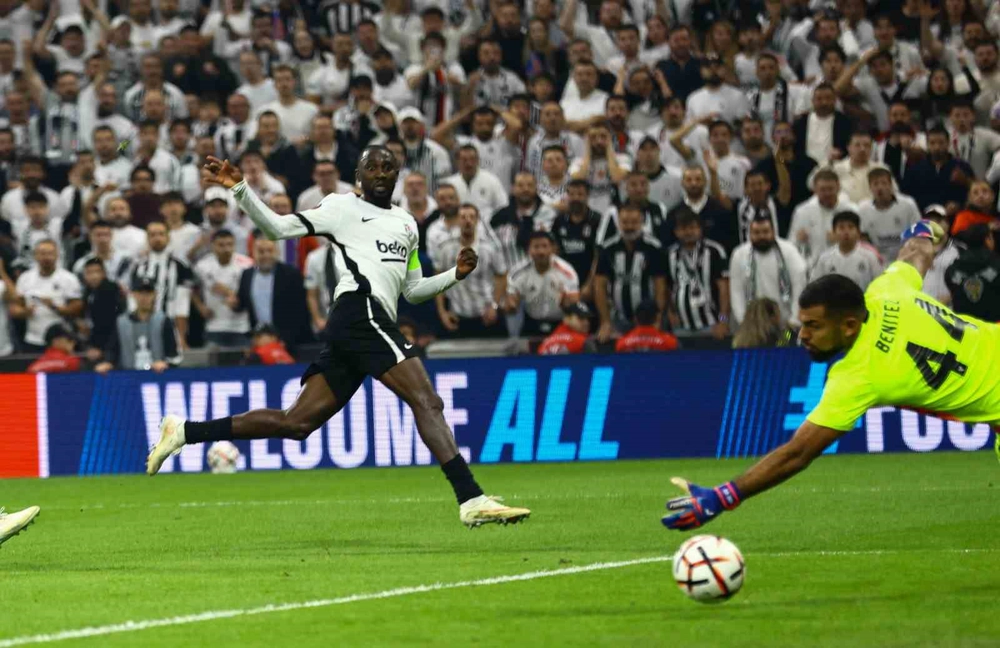 Wilfred Ndidi, ilk golünü attı
